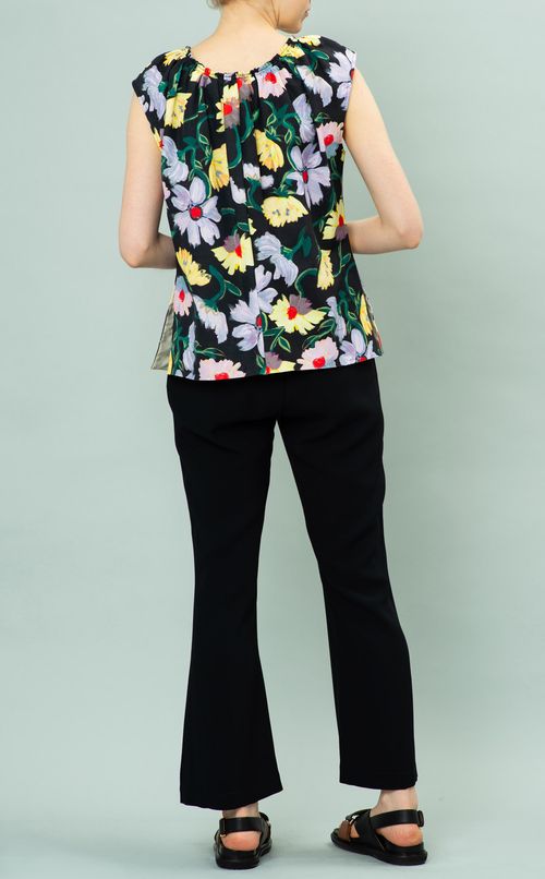 ビッグフラワーノースリーブブラウス