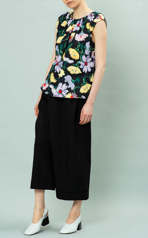 ビッグフラワーノースリーブブラウス