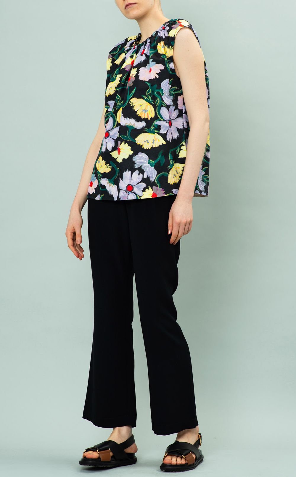 ストレートイージーパンツ