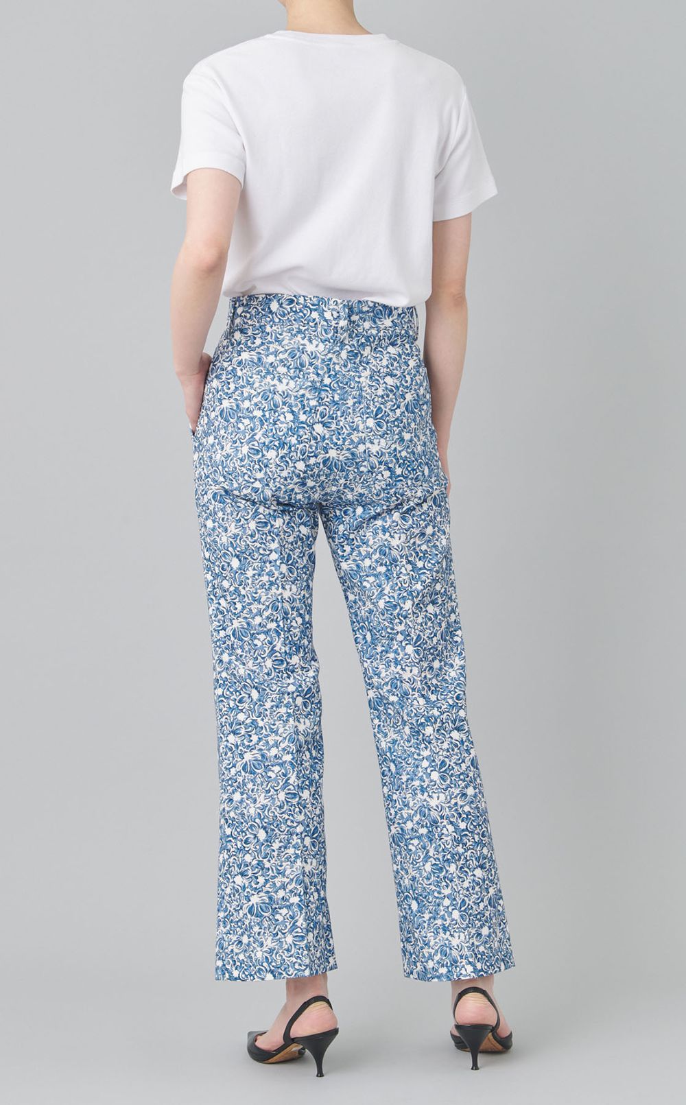 ストレッチ混プリントクロップドパンツ