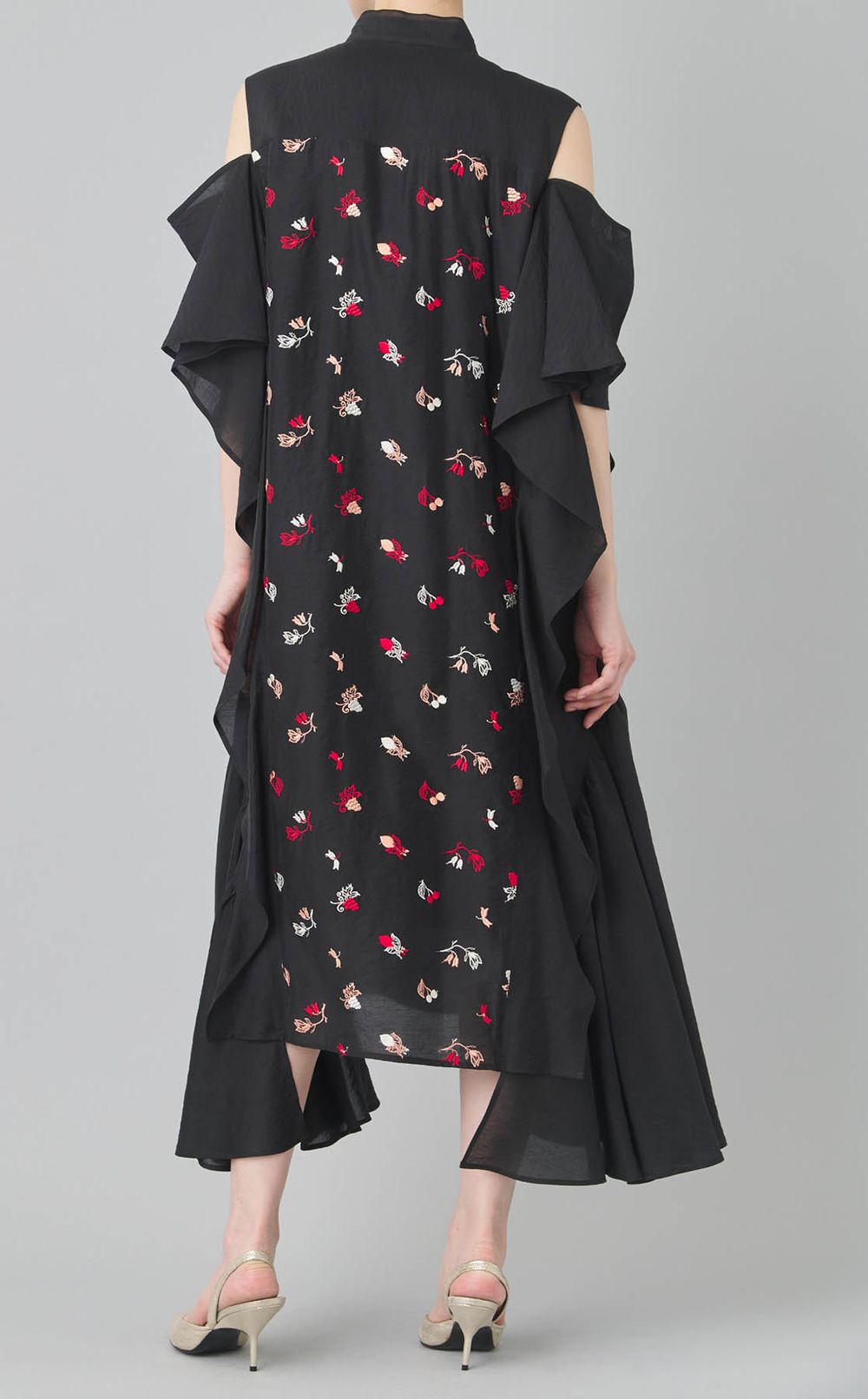 フルーツ刺繍ラッフルワンピース