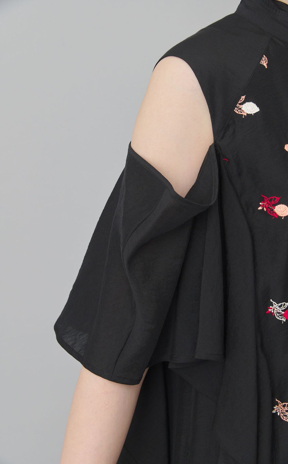 フルーツ刺繍ラッフルワンピース