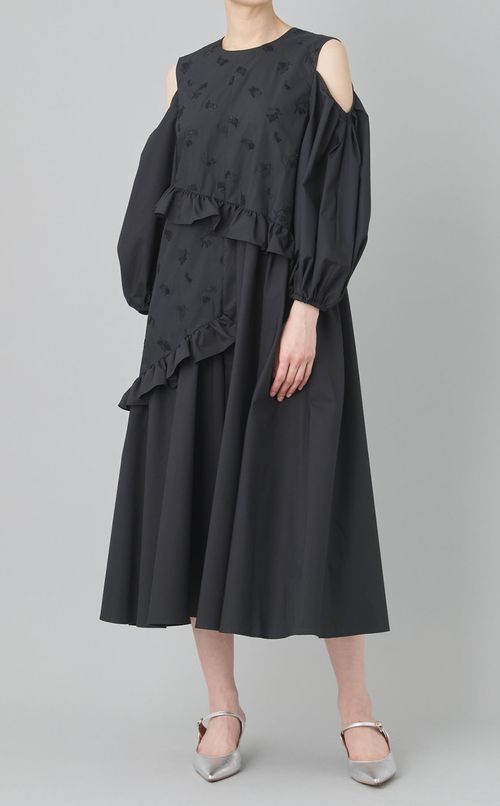 刺繍オープンショルダーワンピース