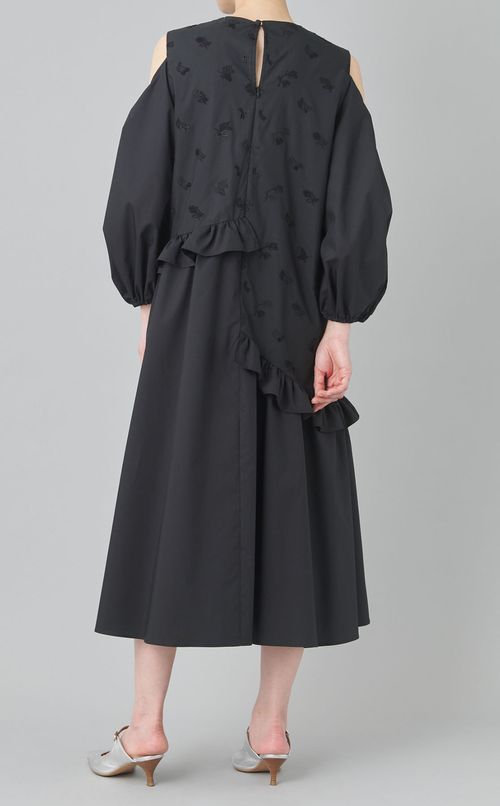 刺繍オープンショルダーワンピース