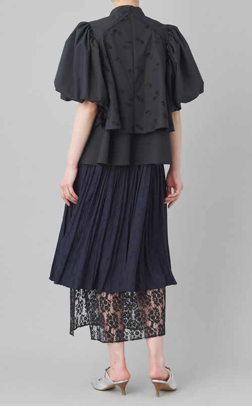 刺繍バルーンスリーブブラウス