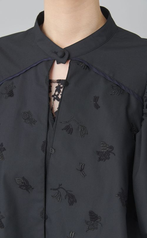 刺繍バルーンスリーブブラウス