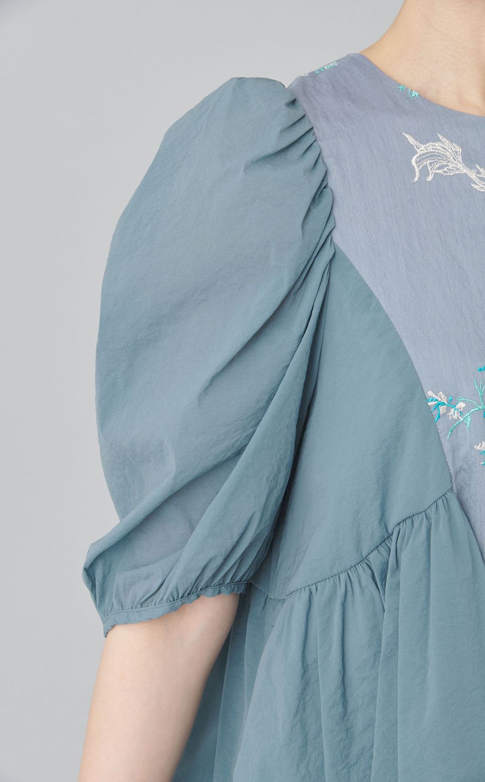 フィッシュエンブロイダリーブラウス