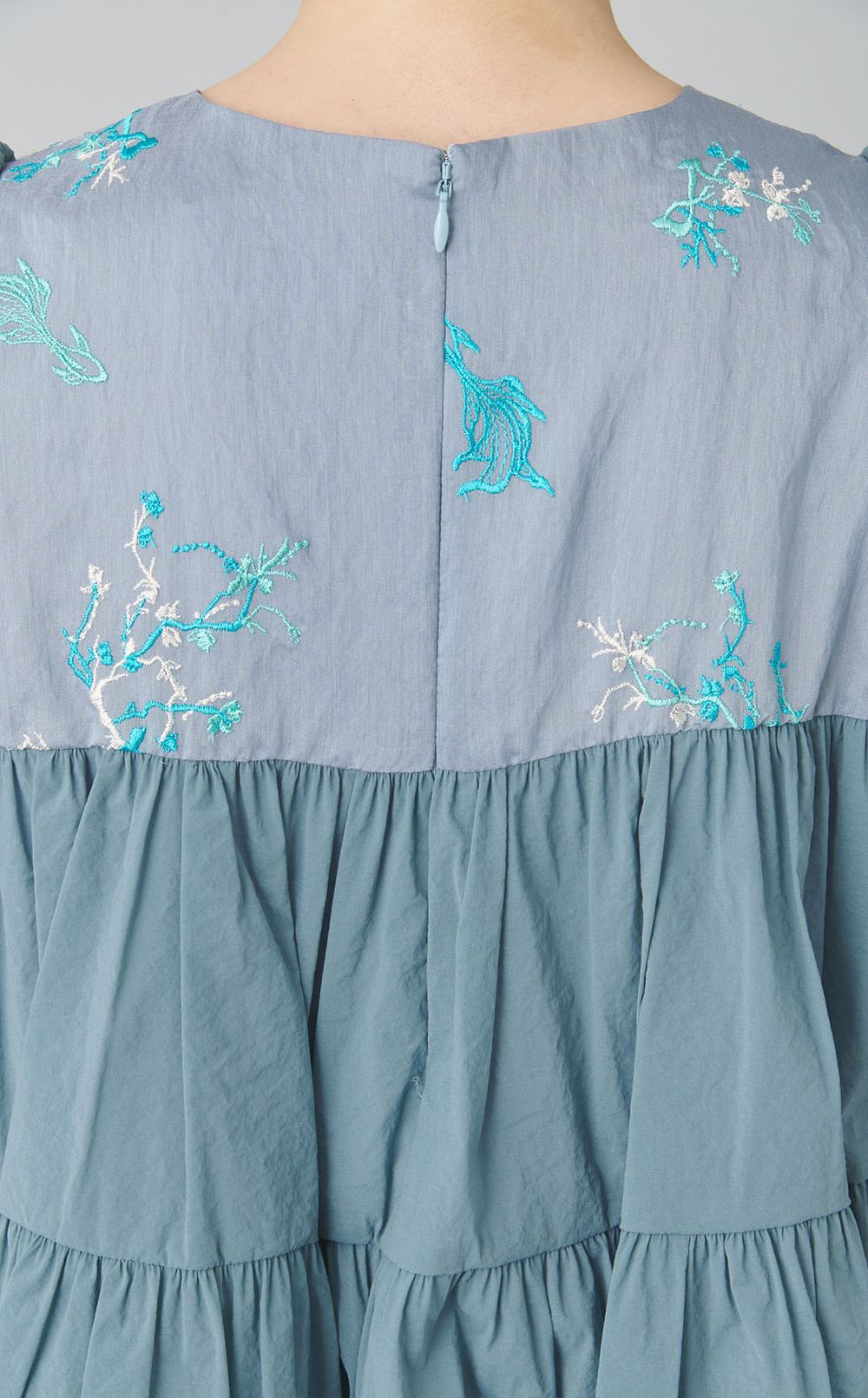 フィッシュエンブロイダリーブラウス