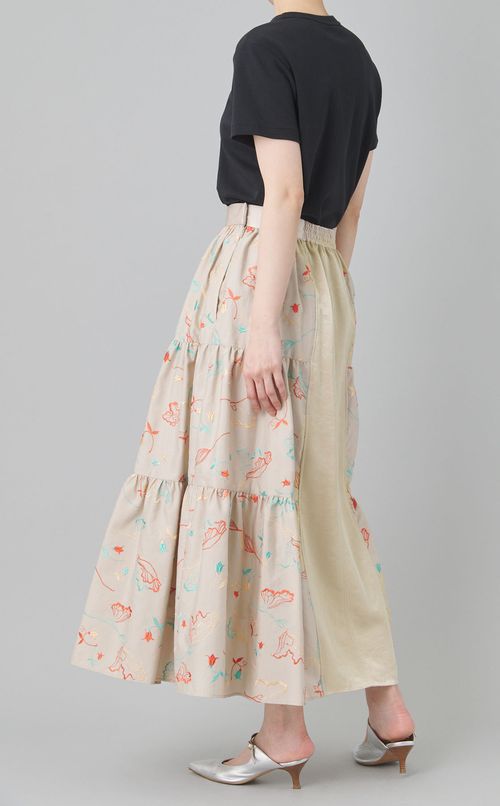 フラワーエンブロイダリースカート