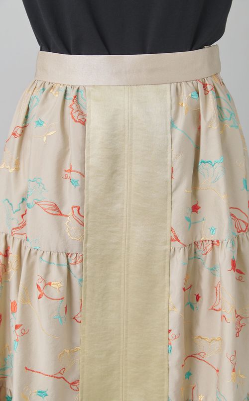 フラワーエンブロイダリースカート