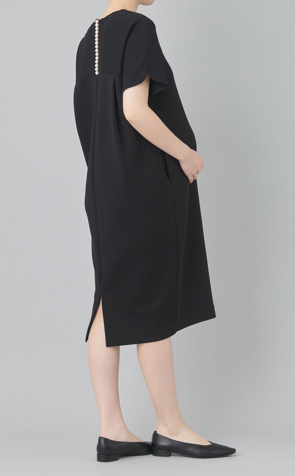 バックパールハーフスリーブワンピース