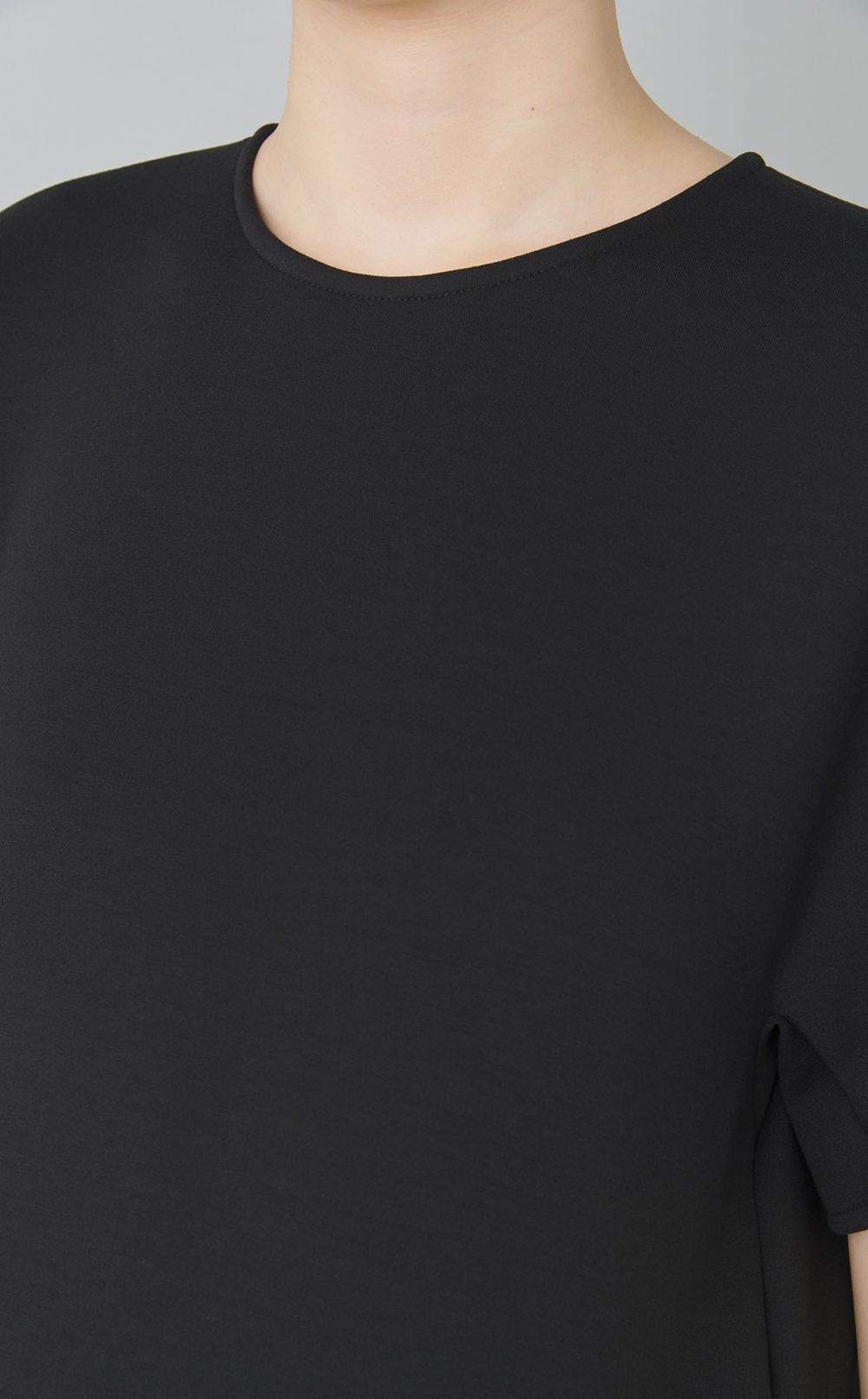 バックパールハーフスリーブワンピース