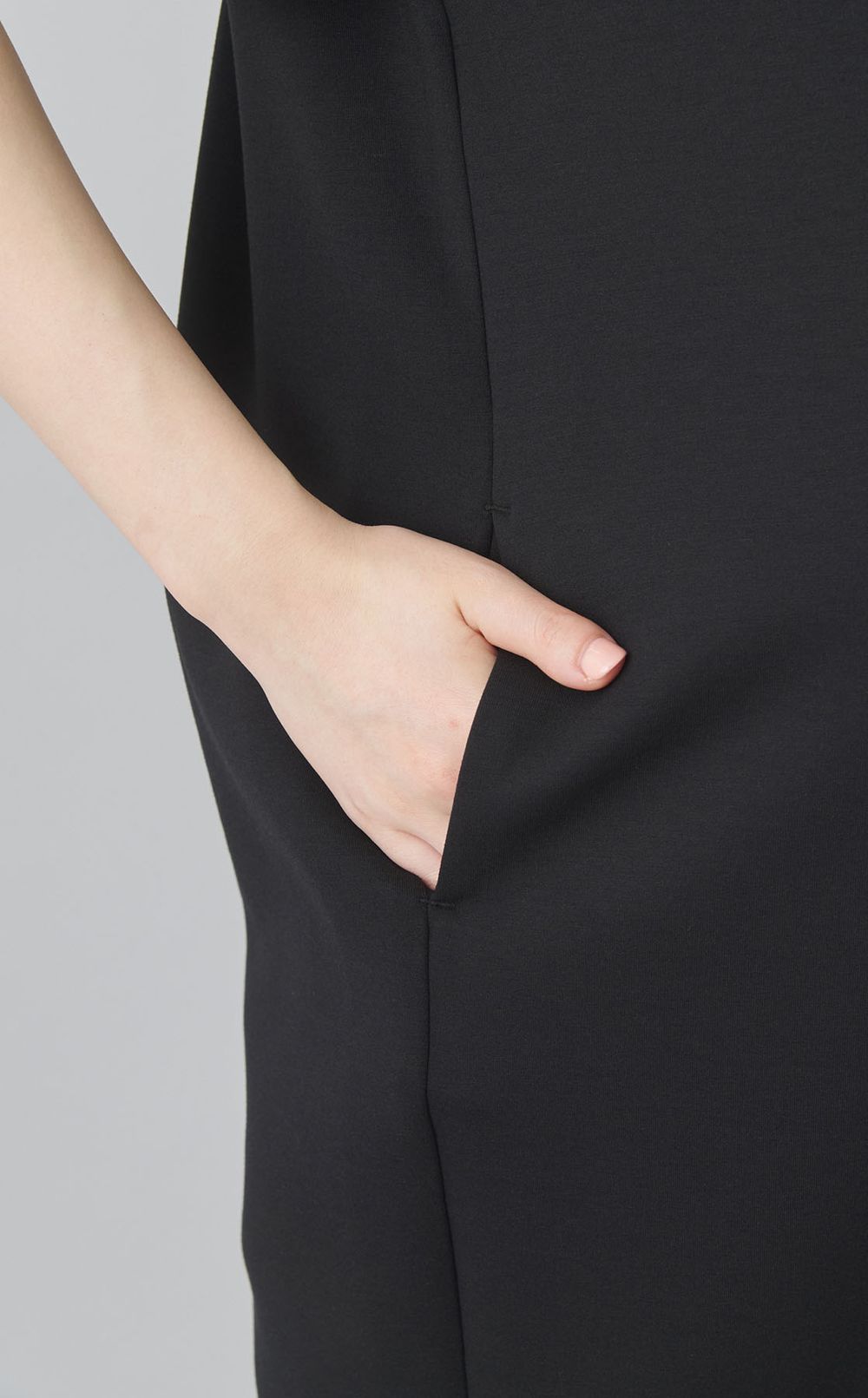 バックパールハーフスリーブワンピース