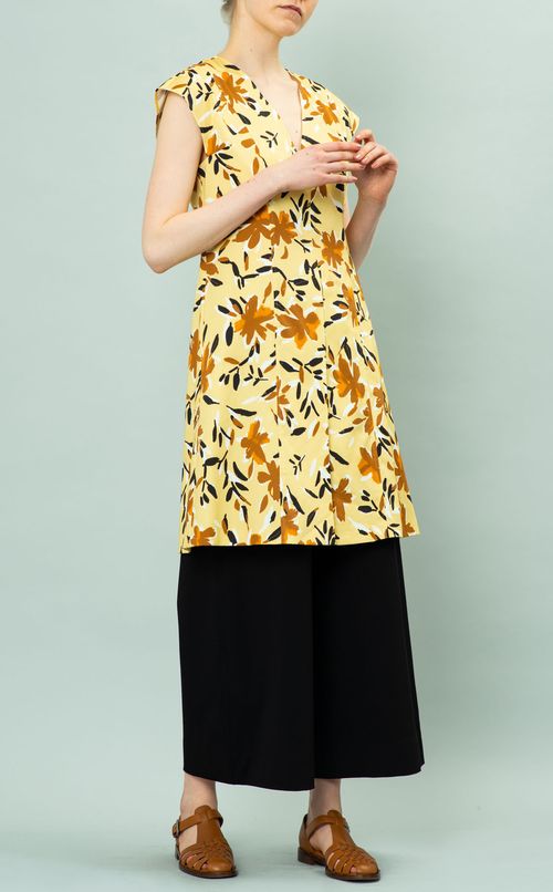 フラワープリントミニワンピース