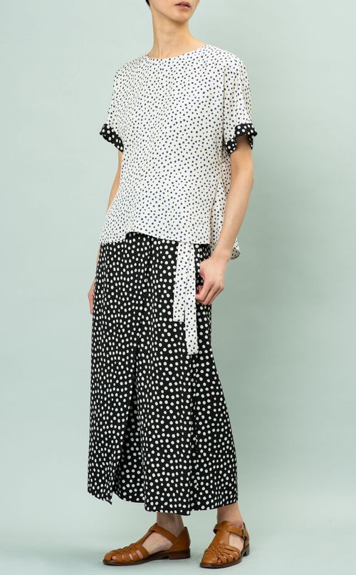 ドットプルオーバーブラウス