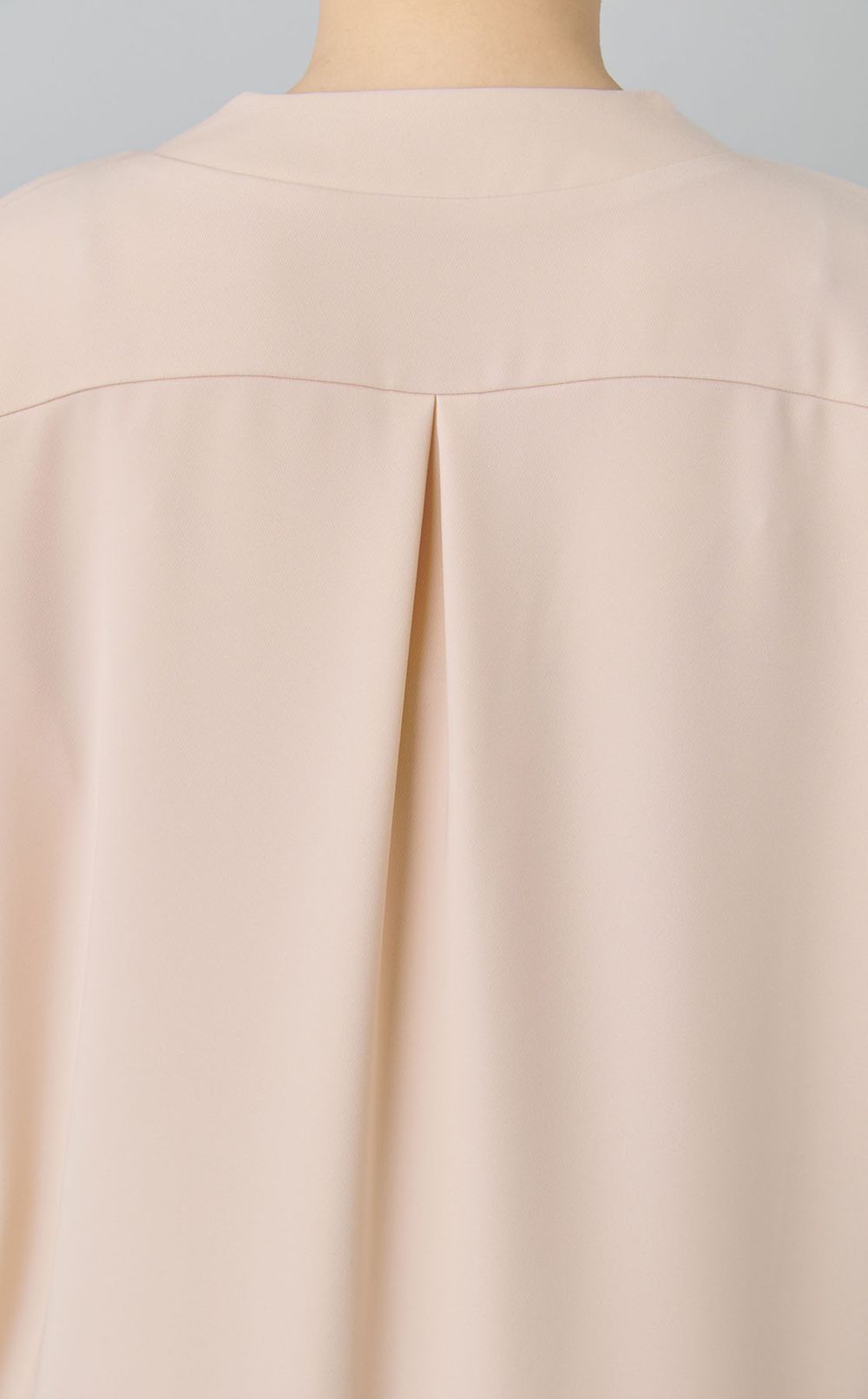 Vネックハーフスリーブワンピース