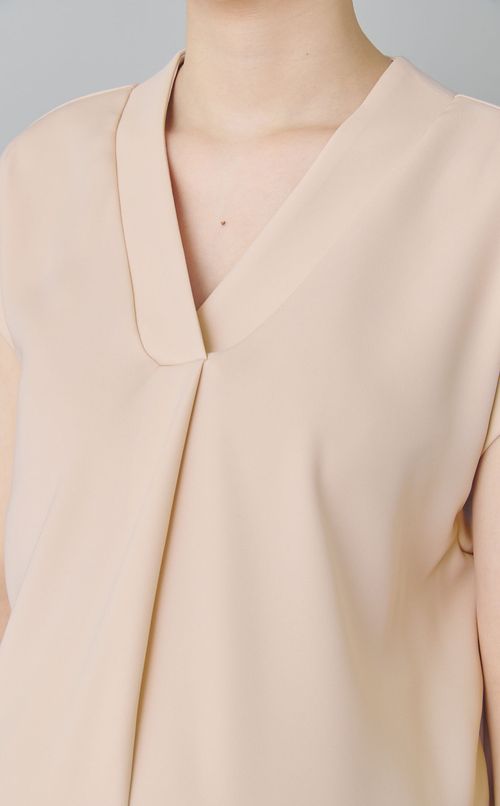 Vネックハーフスリーブワンピース