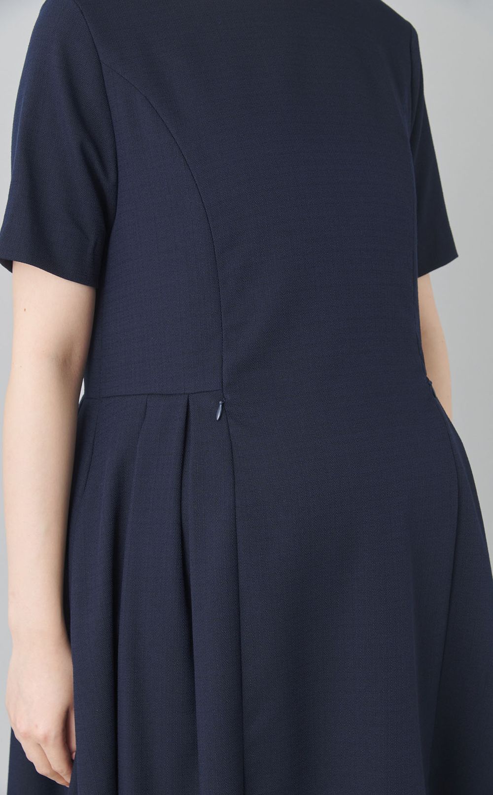 タックフレアーワンピース