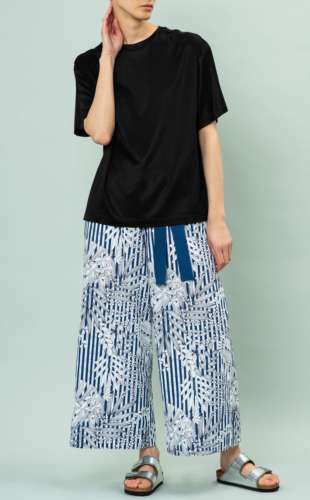 フラワープリントイージーパンツ