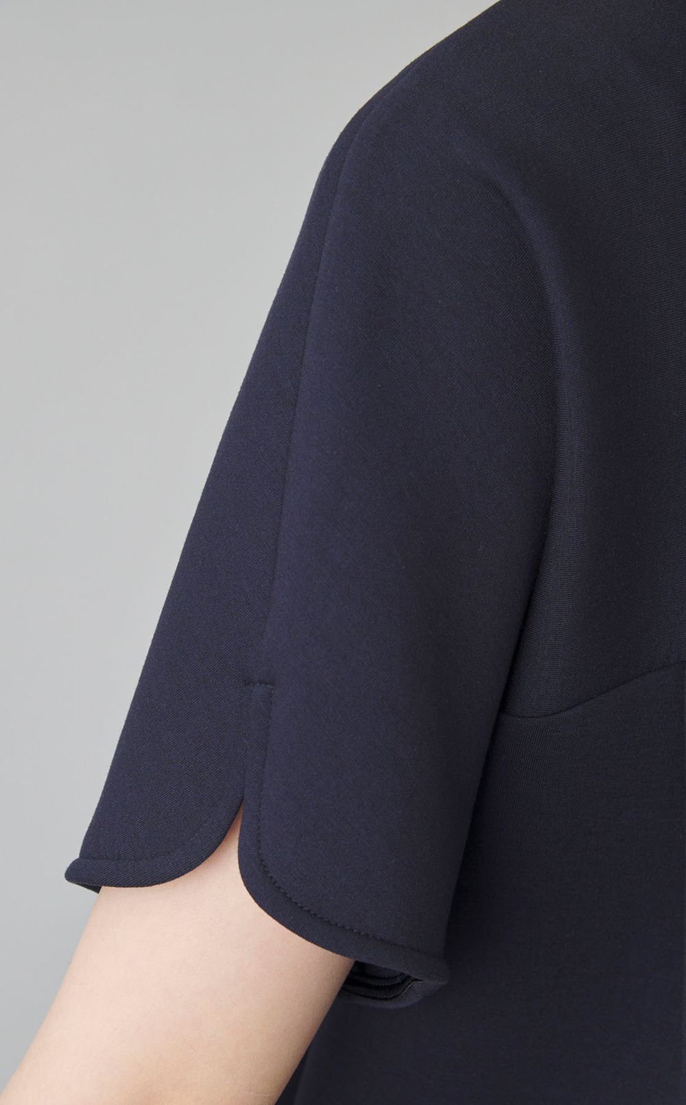 バックパールハーフスリーブワンピース