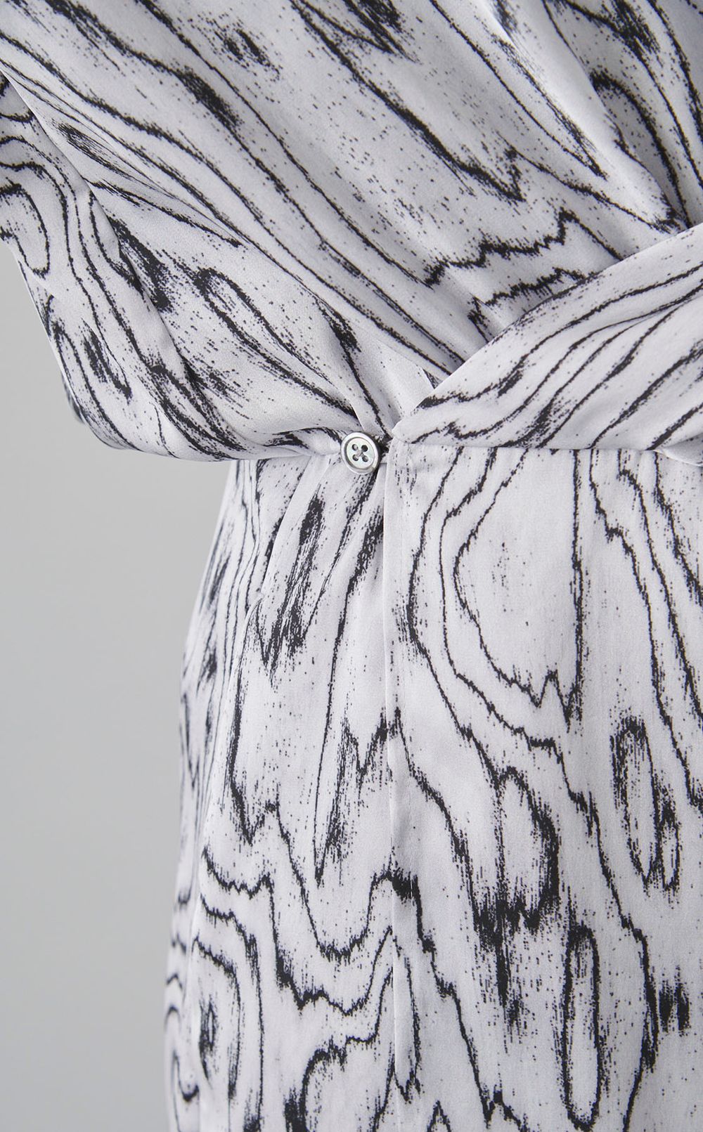 プリントサテンシャツワンピース