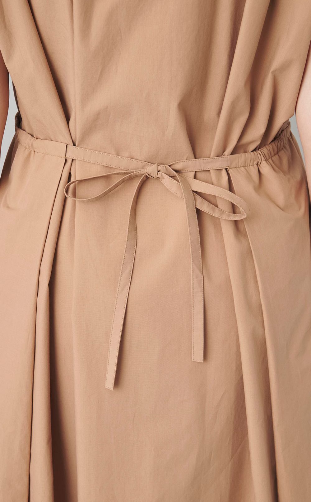 コットンVネックサイドギャザーワンピース