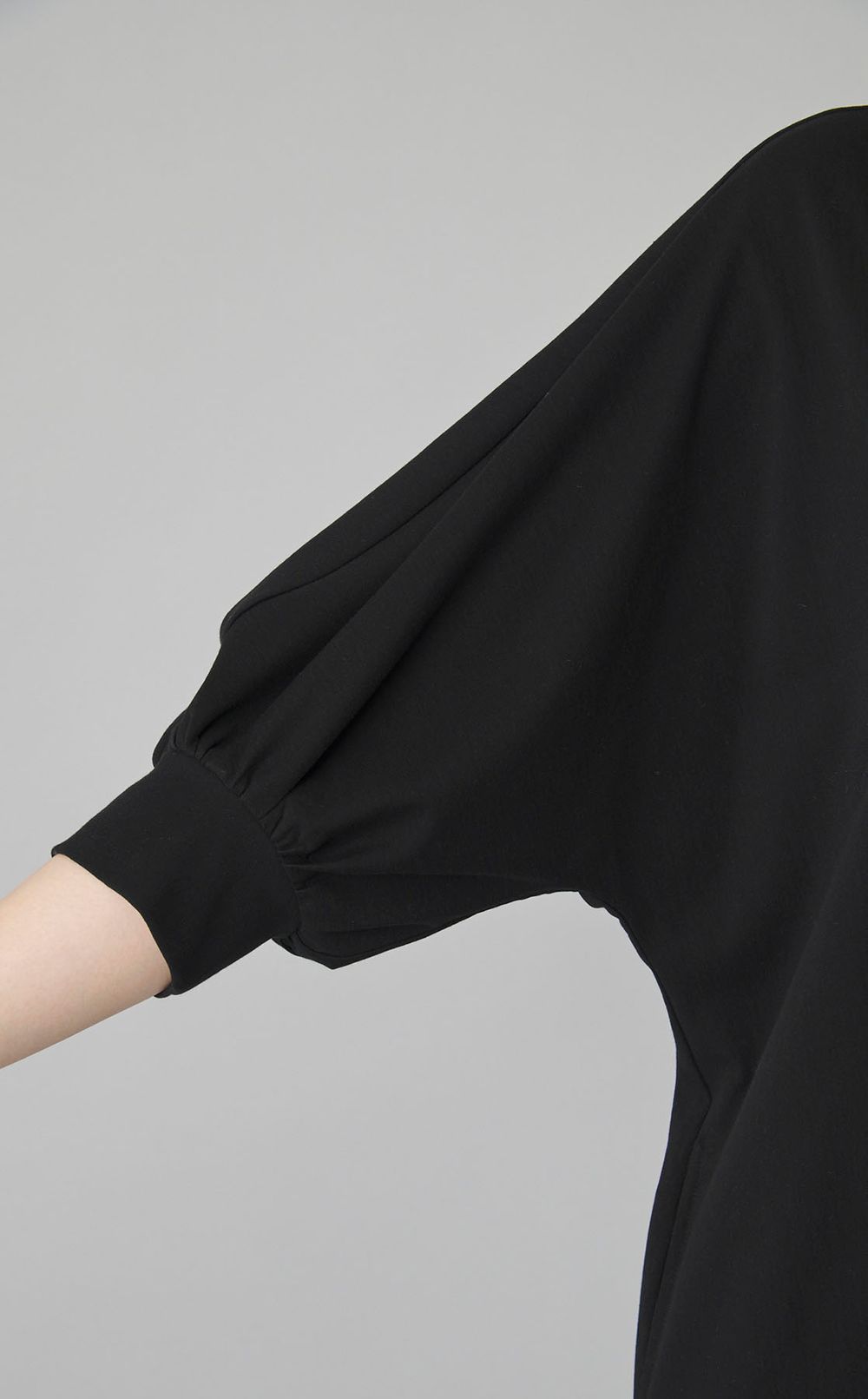 ドルマンスリーブワンピース