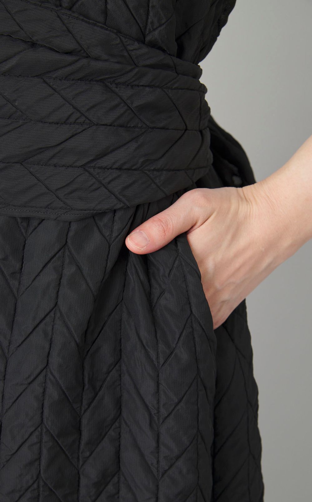 シアーヘリンボーンワンピース