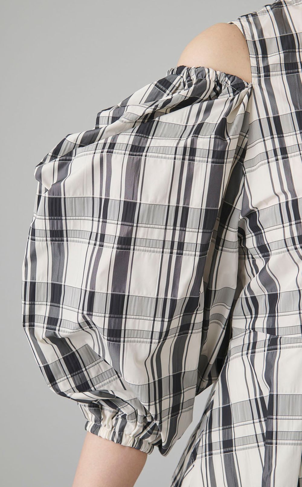 メモリータフタチェックブラウス