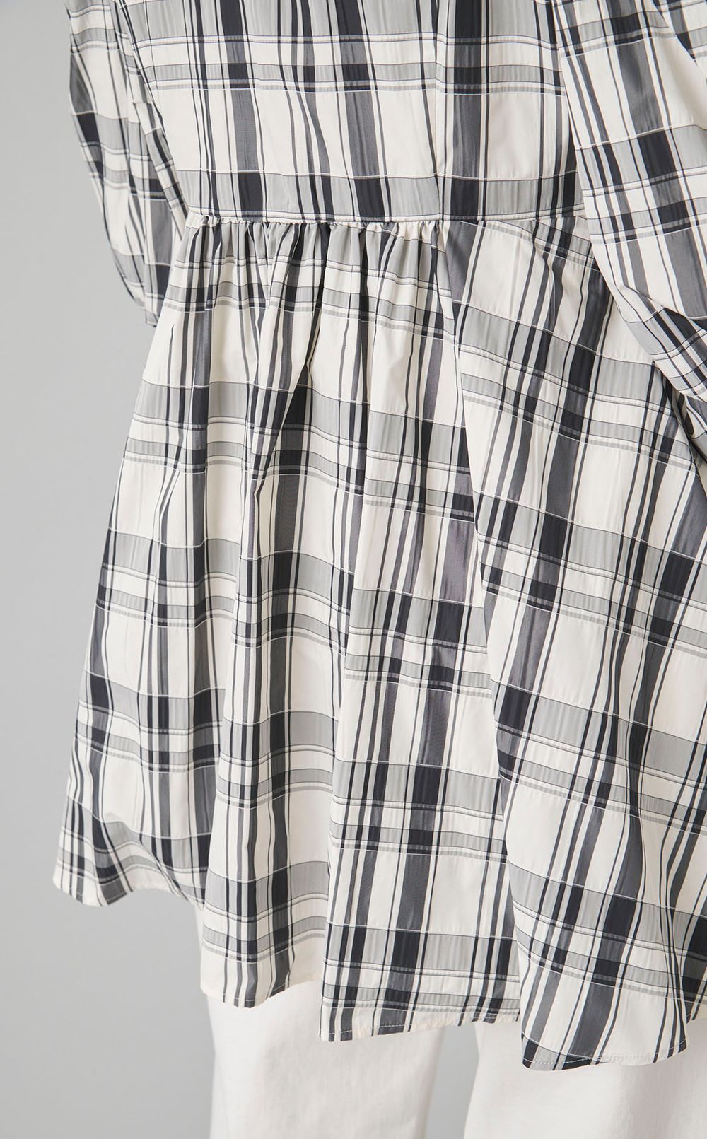 メモリータフタチェックブラウス