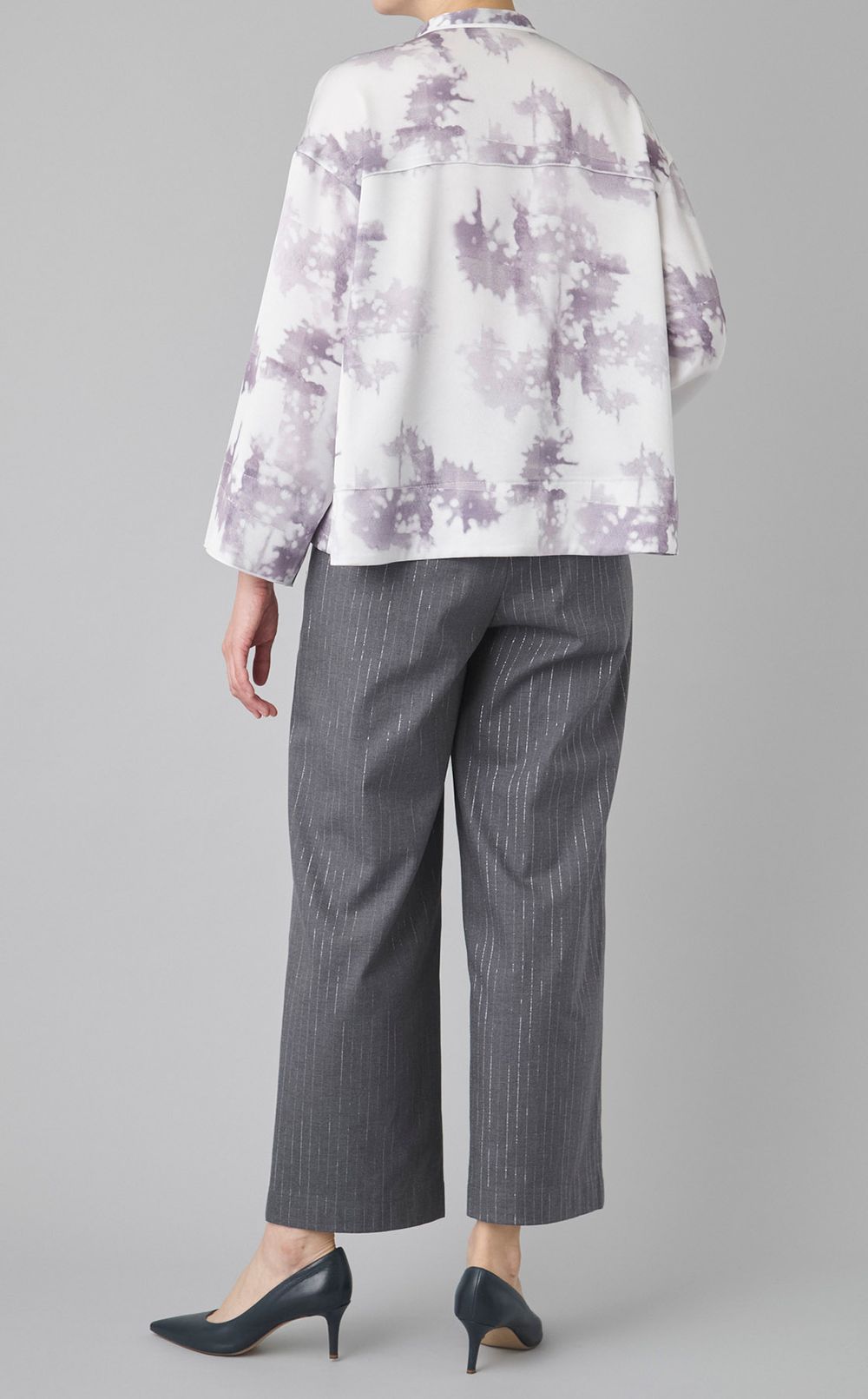 プリントノーカラーブラウス