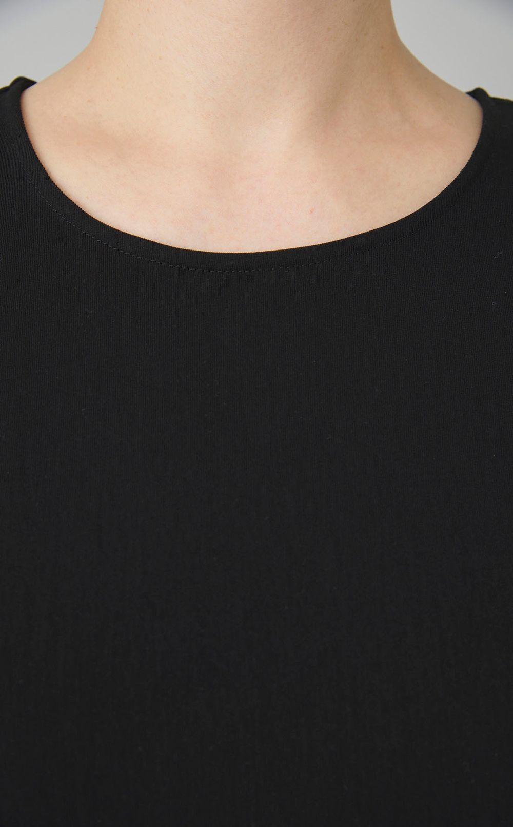 スリーブレスタックドレス