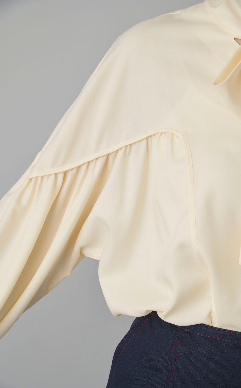 アーム切替ボウタイブラウス