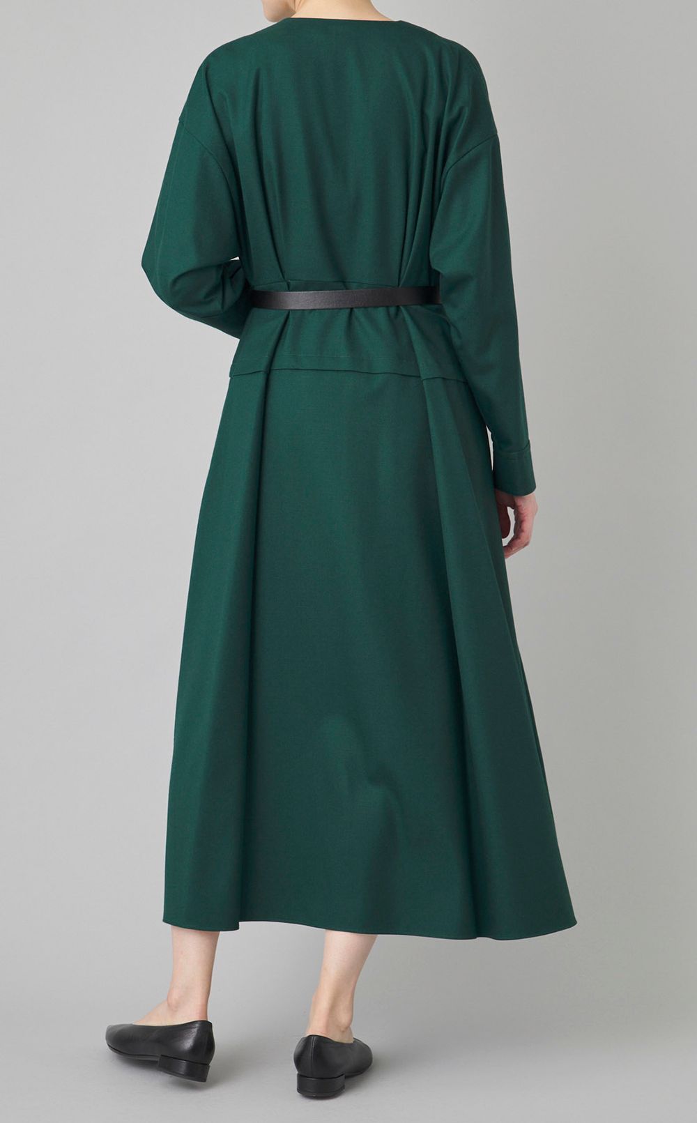 Vネックベルテッドワンピース