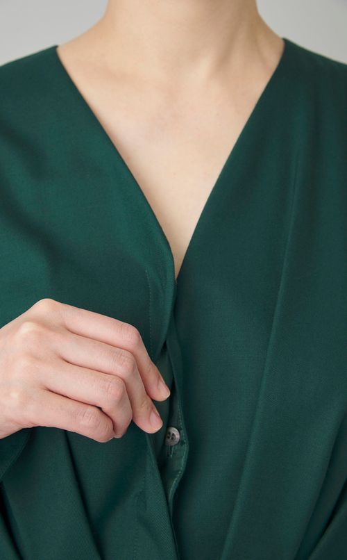 Vネックベルテッドワンピース