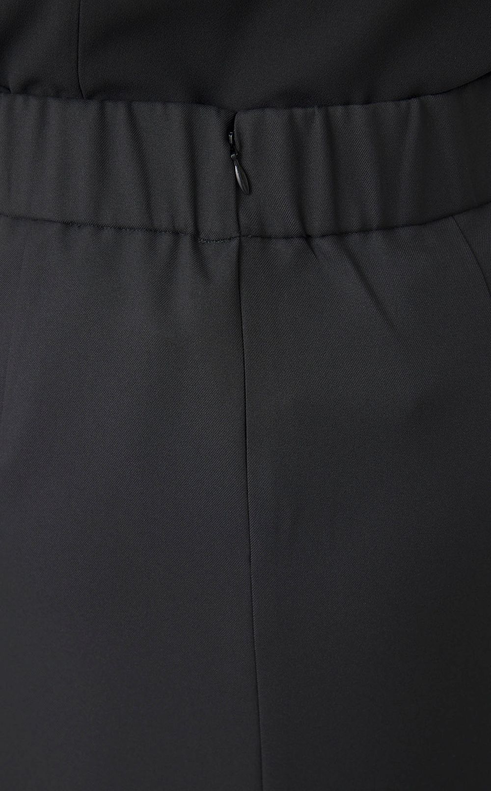 バックパールタイトスカート