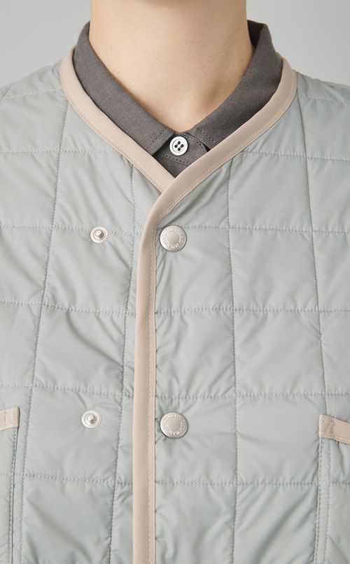 ライトキルティングショートベスト