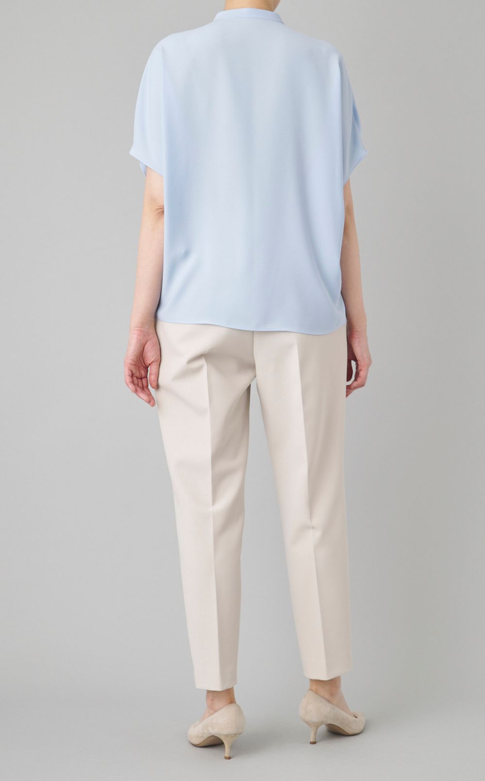 ノーカラーフレアブラウス