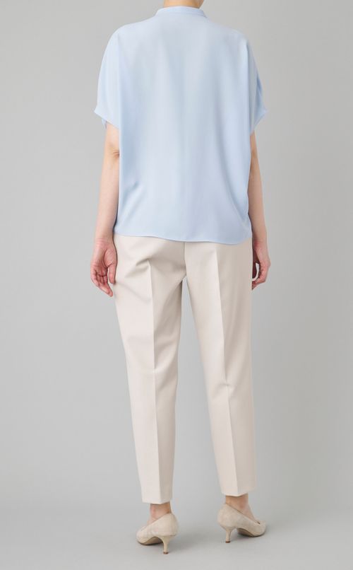 ノーカラーフレアブラウス