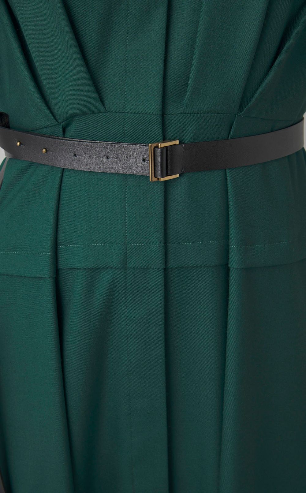 Vネックベルテッドワンピース