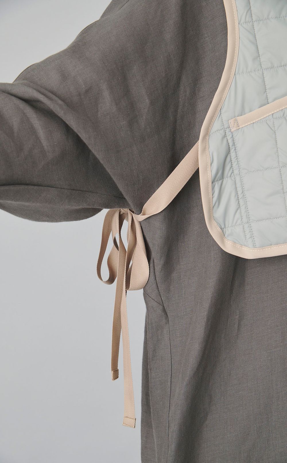 ライトキルティングショートベスト