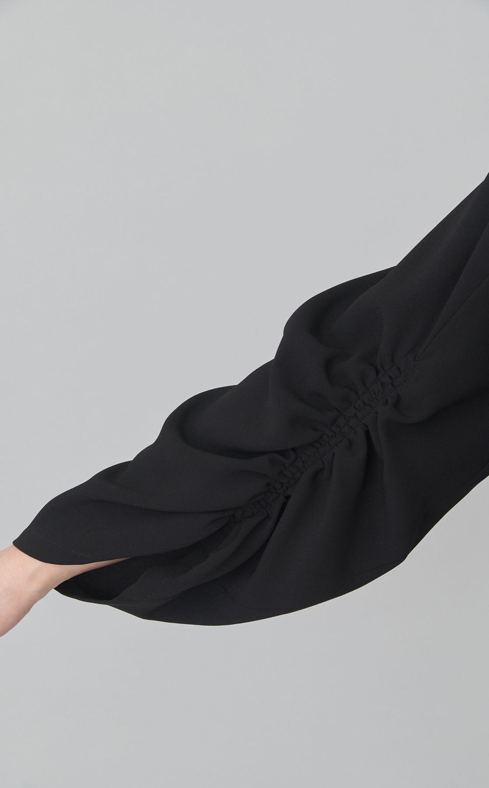 ギャザースリーブジップブルゾン