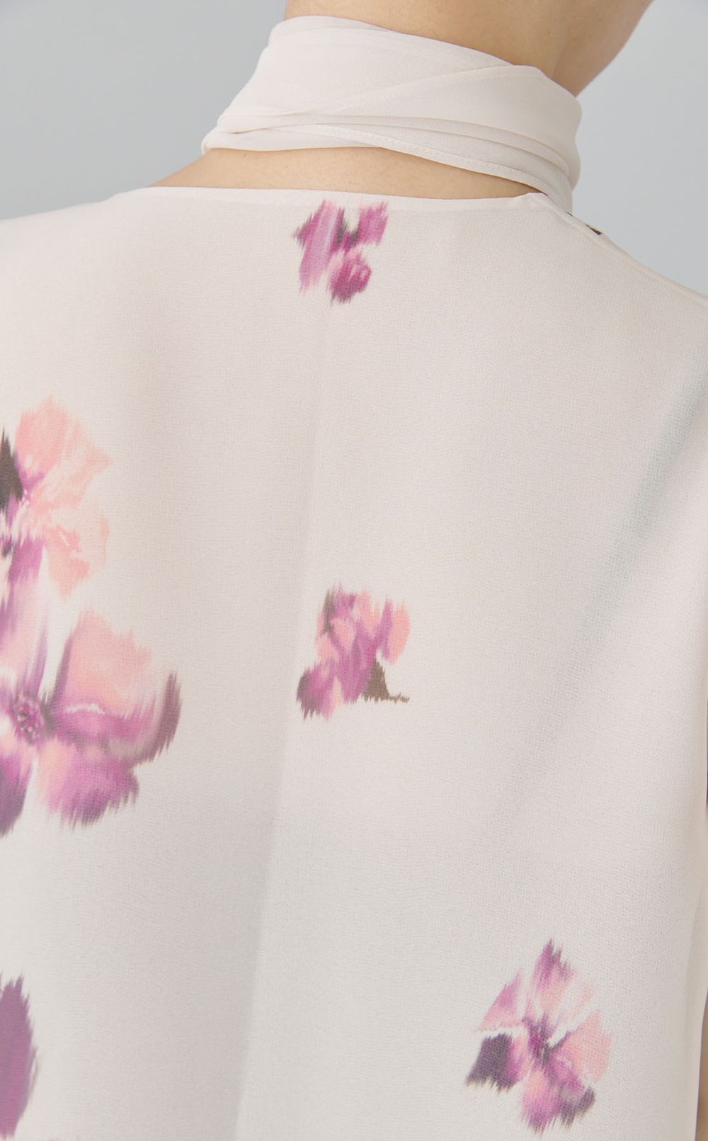 フラワープリントボウタイブラウス