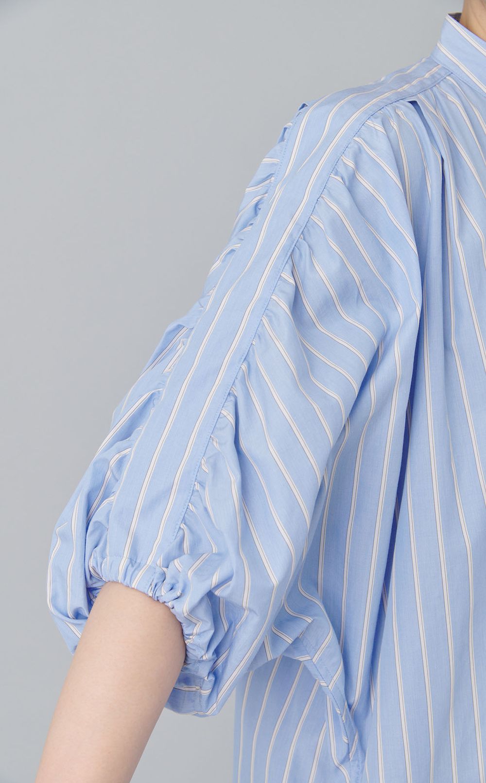 タックギャザースリーブワンピース