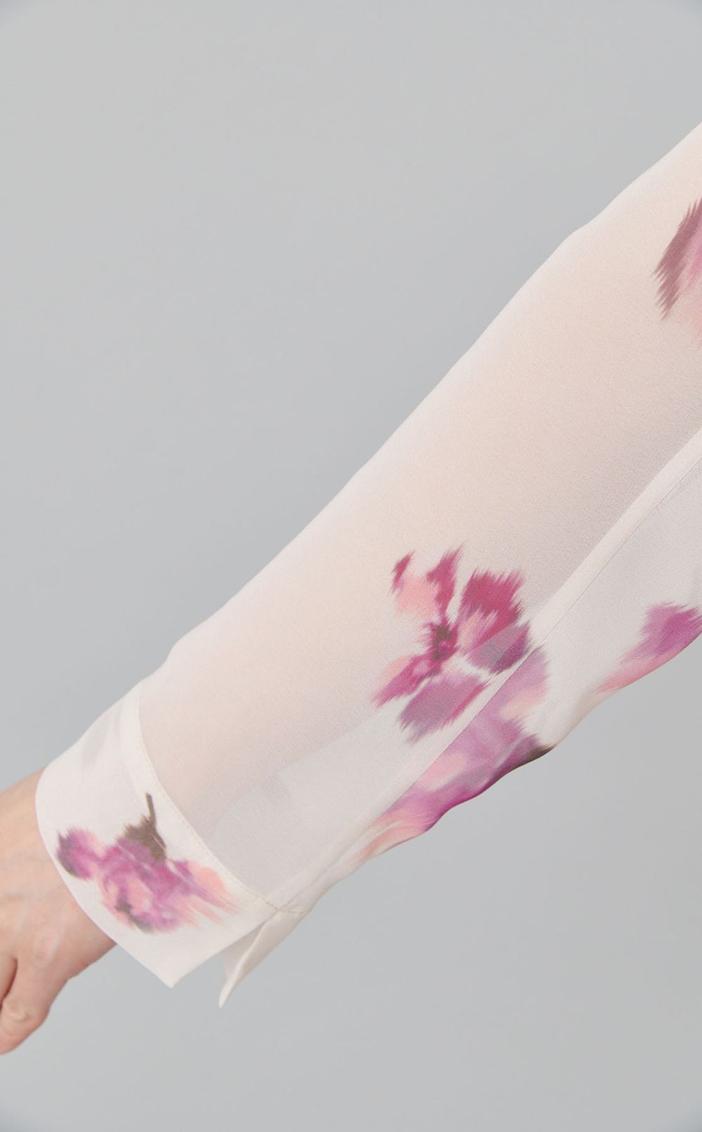 フラワープリントボウタイブラウス