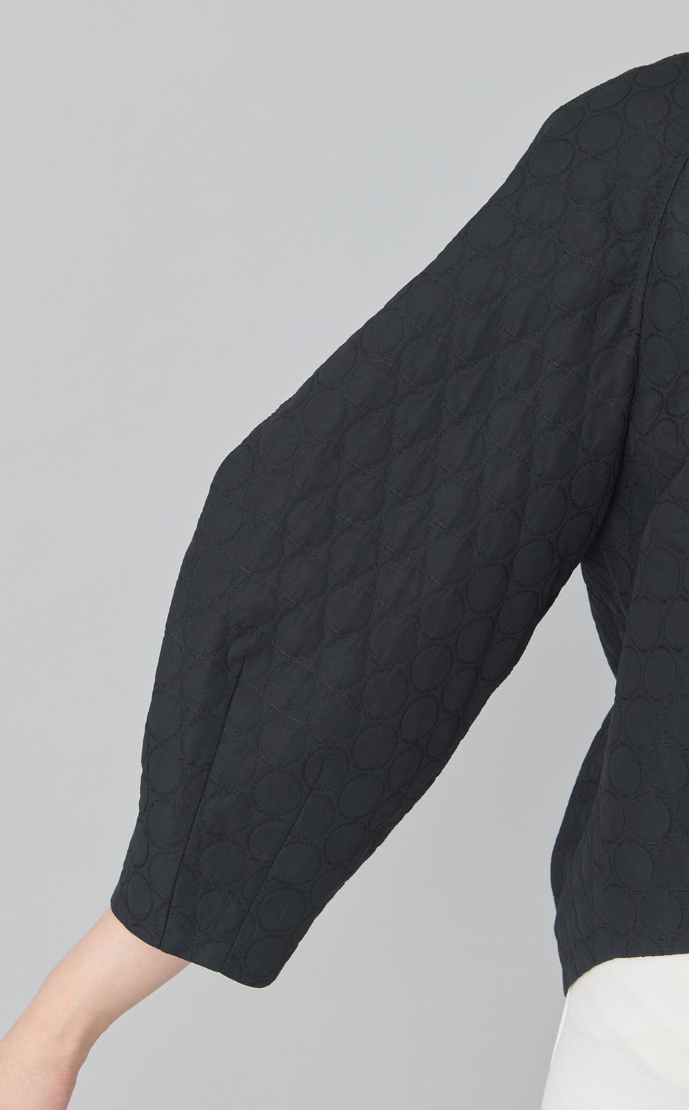 サークルジャガードショートジャケット