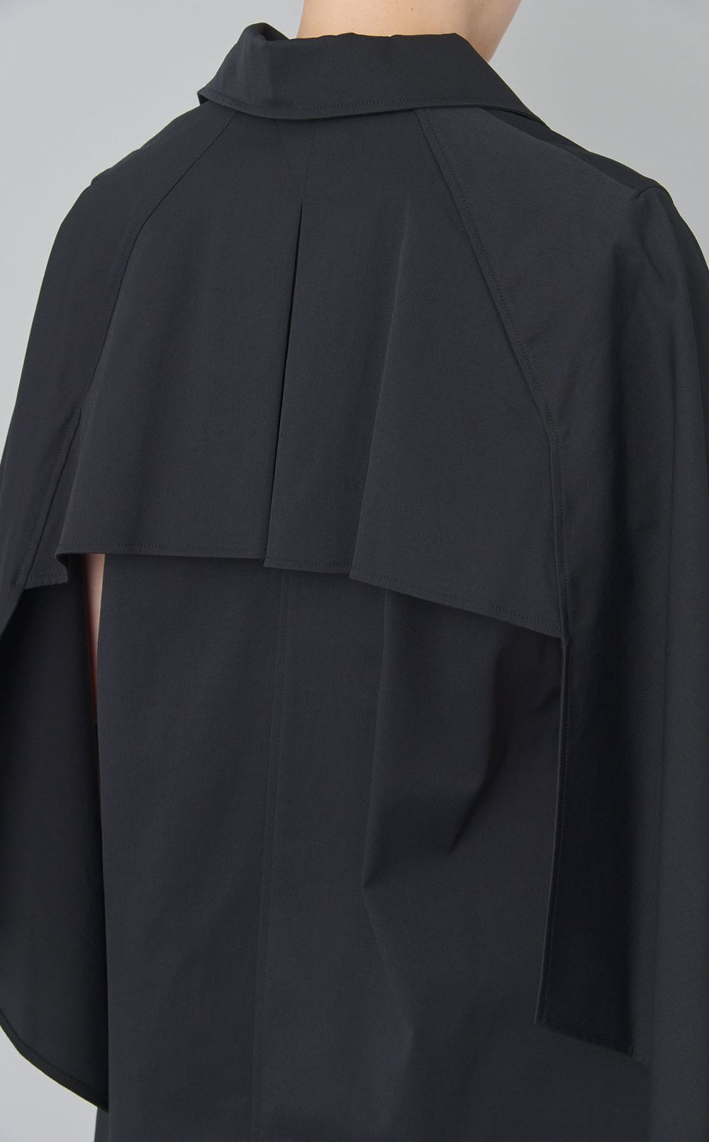 ナイロンツイルケープジャケット