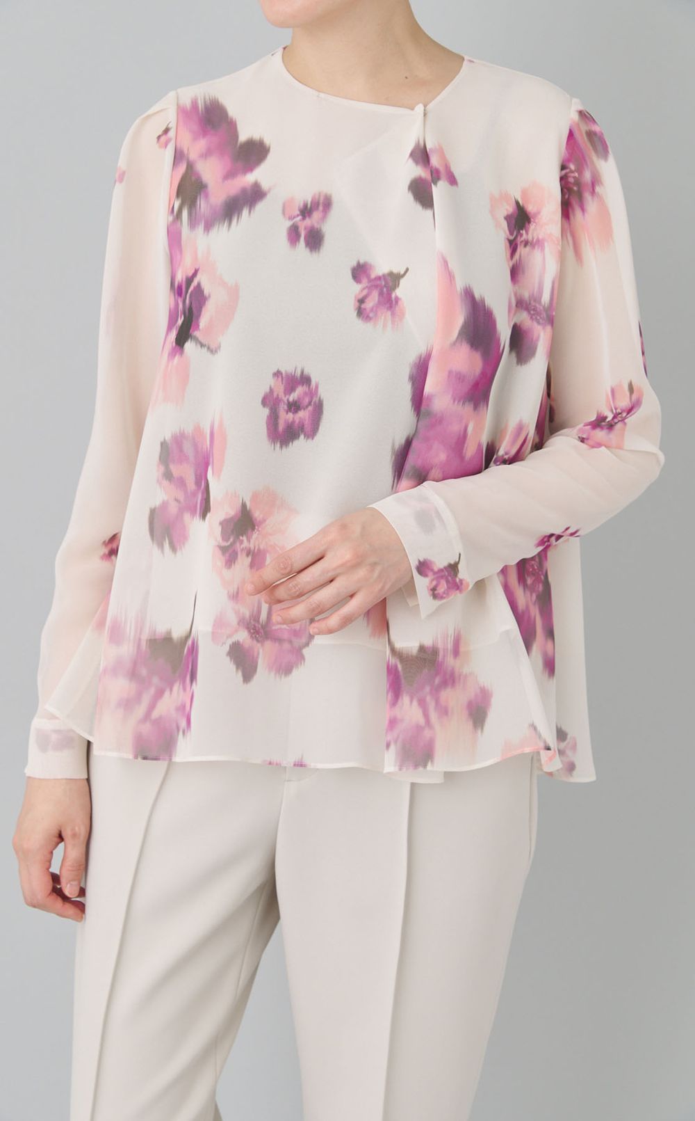 フラワープリントボウタイブラウス