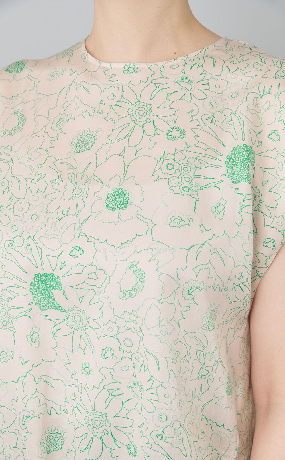 フラワープリントノースリーブトップス