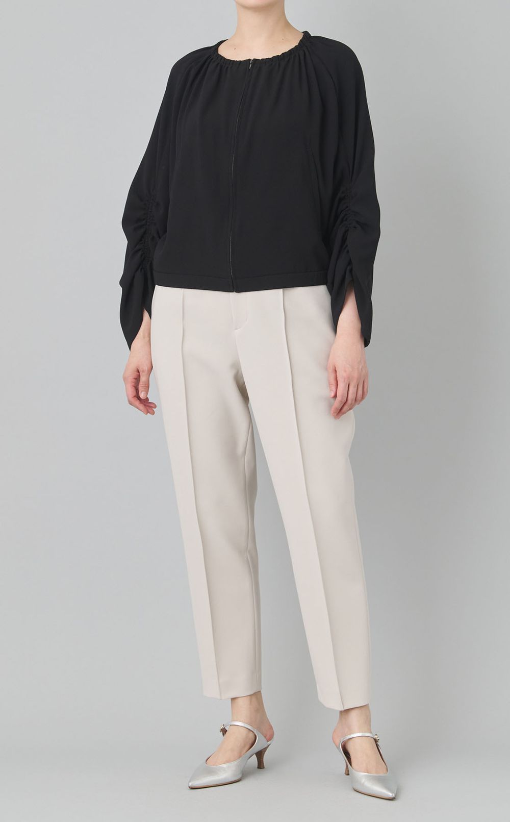 ギャザースリーブジップブルゾン